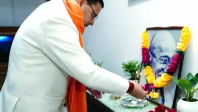 मुख्यमंत्री धामी ने राष्ट्रपिता महात्मा गांधी को पुण्यतिथि पर श्रद्धांजलि दी