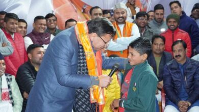 मुख्यमंत्री धामी ने सीमान्त गांव में चौपाल लगाकर सुनी जनता की बात