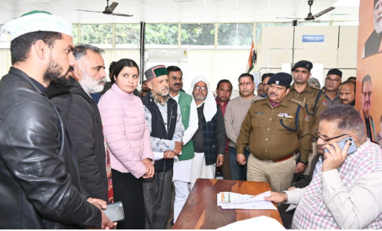 Uttarakhand: सेब कास्तकरों का एक माह के भीतर शेष भुगतान किया जाएगा: कृषि मंत्री Uttarakhand: सेब कास्तकरों का एक माह के भीतर शेष भुगतान किया जाएगा: कृषि मंत्री