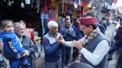 मुख्यमंत्री धामी ने विभिन्न योजनाओं के लाभार्थियों से की मुलाकात