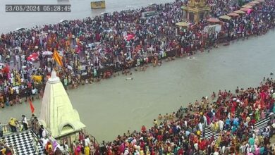 बुद्ध पूर्णिमा : हर की पैड़ी में आस्था की डुबकी