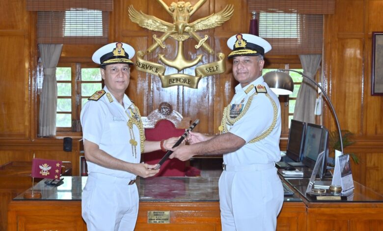 वाइस एडमिरल गुरचरण सिंह ने राष्ट्रीय रक्षा अकादमी के कमांडेंट का पदभार संभाला वाइस एडमिरल गुरचरण सिंह ने राष्ट्रीय रक्षा अकादमी के कमांडेंट का पदभार संभाला