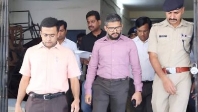 जिलाधिकारी ने किया स्ट्रांग रूम का निरीक्षण