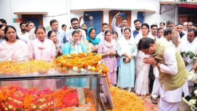 मुख्यमंत्री ने प्रदेश कार्यालय में शैलारानी को दी श्रद्धांजलि