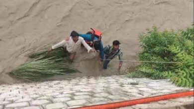 डूब रहे कावंडिये को बचाकर दून पुलिस फिर बनी रक्षक