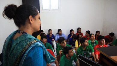 मानव भारती स्कूल के कक्षा 11वीं एवं 12वीं के छात्र-छात्राओं को बिजनेस स्टडी टूर