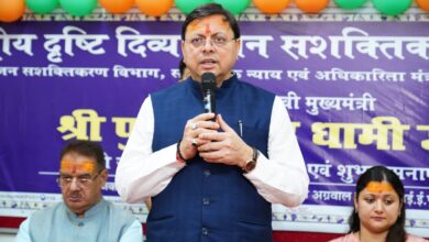मुख्यमंत्री ने केक काटकर बच्चों के साथ मनाया जन्मदिन