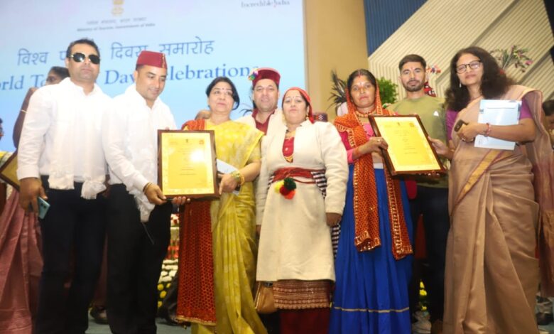 चयनित ग्रामों के प्रधानों ने प्राप्त किया पुरस्कार चयनित ग्रामों के प्रधानों ने प्राप्त किया पुरस्कार