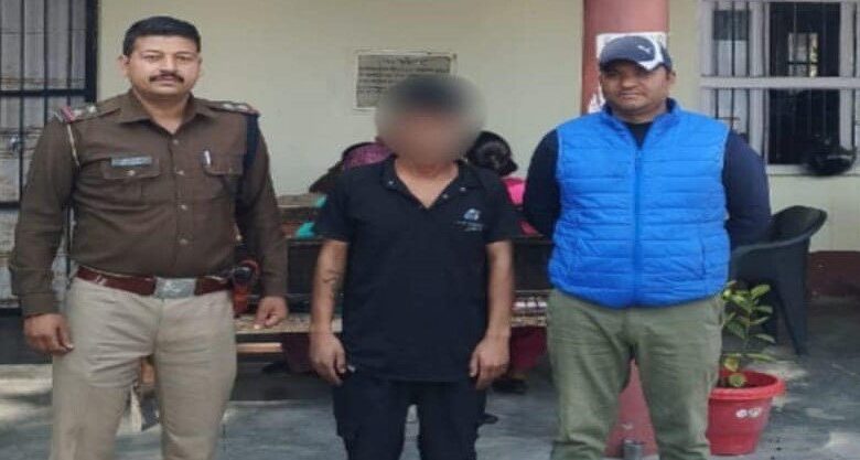 नशा तस्करों पर पिथौरागढ़ पुलिस का कड़ा प्रहार नशा तस्करों पर पिथौरागढ़ पुलिस का कड़ा प्रहार