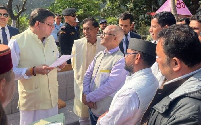 जौलजीबी में पंचायत प्रतिनिधि मिले मुख्यमंत्री से जौलजीबी में पंचायत प्रतिनिधि मिले मुख्यमंत्री से