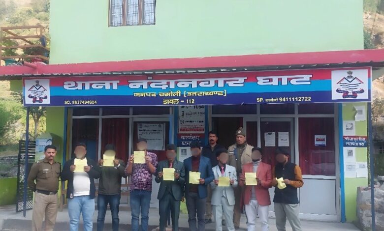 सार्वजनिक स्थान पर जाम टकराना पड़ा भारी सार्वजनिक स्थान पर जाम टकराना पड़ा भारी