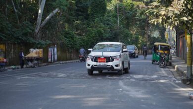 डीएम के निर्देश के बाद रफ्तार से आने वाली गाड़ियों पर लग रही है ब्रेक