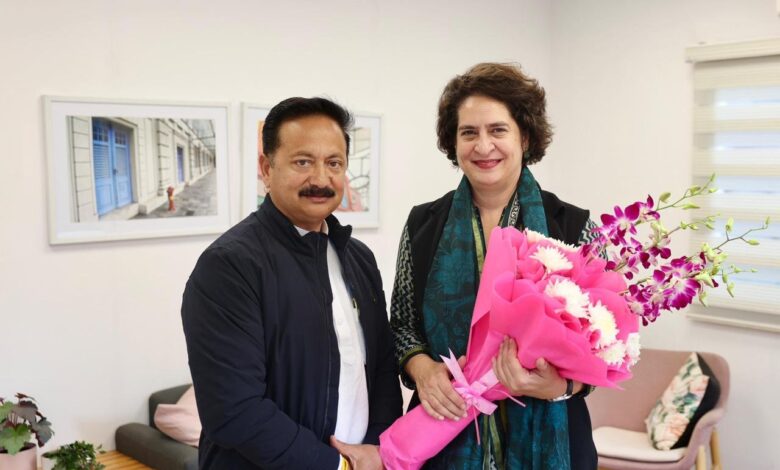 प्रदेश कांग्रेस अध्यक्ष ने दी सांसद प्रियंका गांधी को भारी बहुमत से जीतने पर बधाई प्रदेश कांग्रेस अध्यक्ष ने दी सांसद प्रियंका गांधी को भारी बहुमत से जीतने पर बधाई